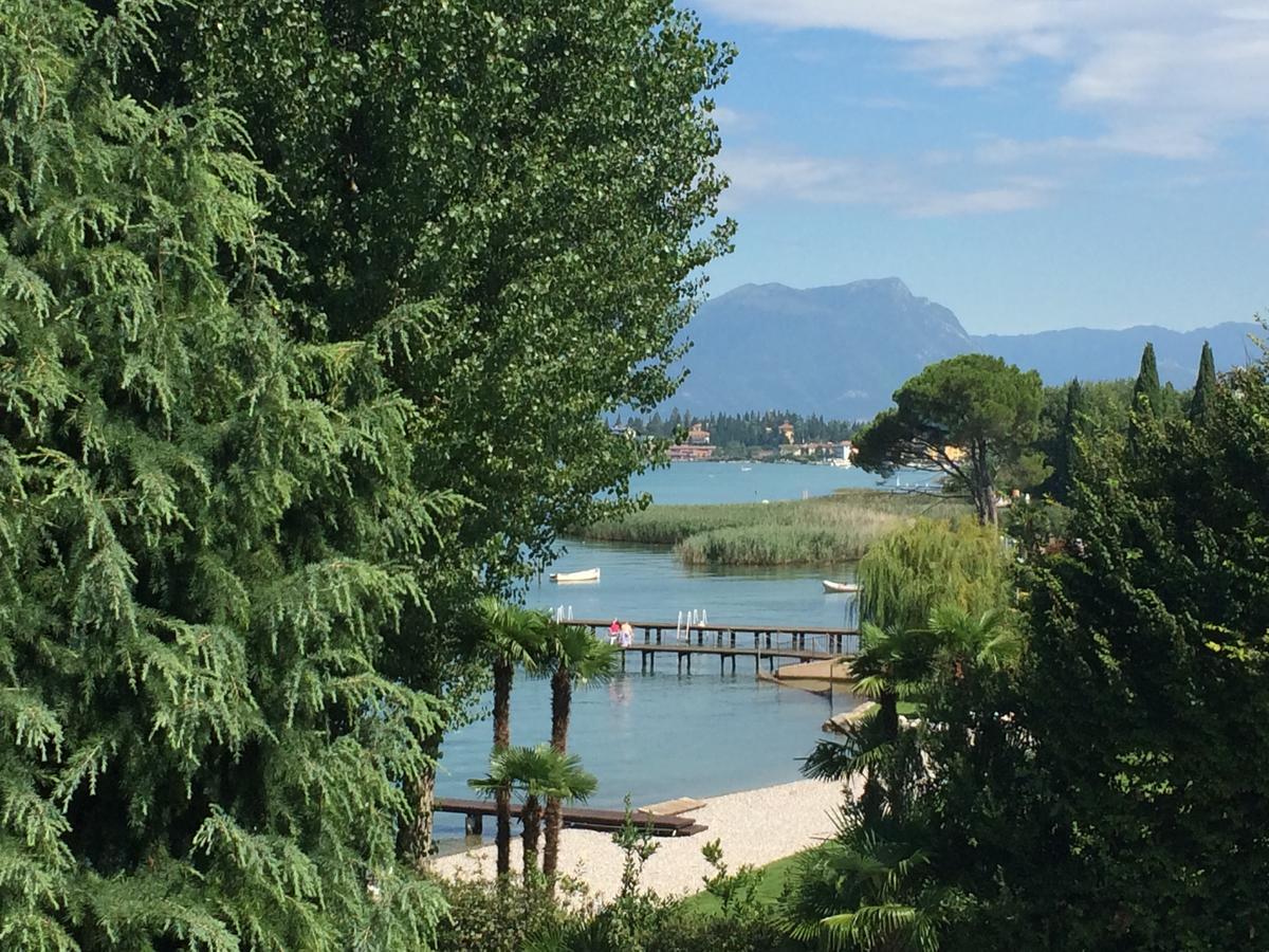 Hotel La Rondine Sirmione Exterior photo