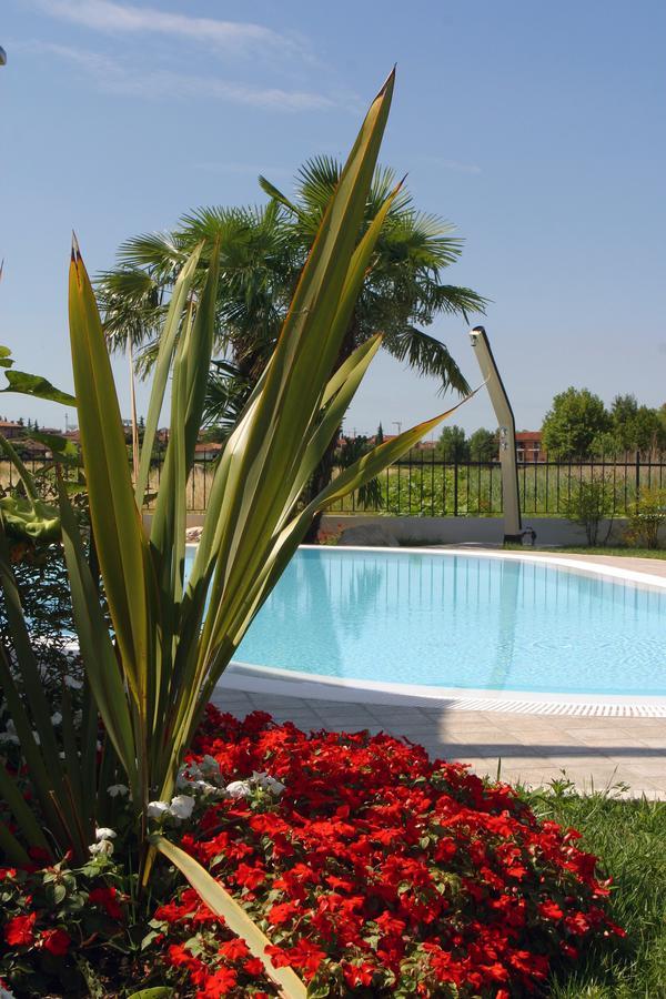 Hotel La Rondine Sirmione Exterior photo