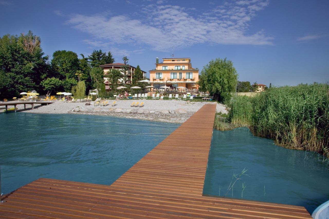 Hotel La Rondine Sirmione Exterior photo