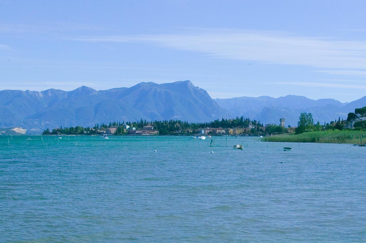 Hotel La Rondine Sirmione Exterior photo