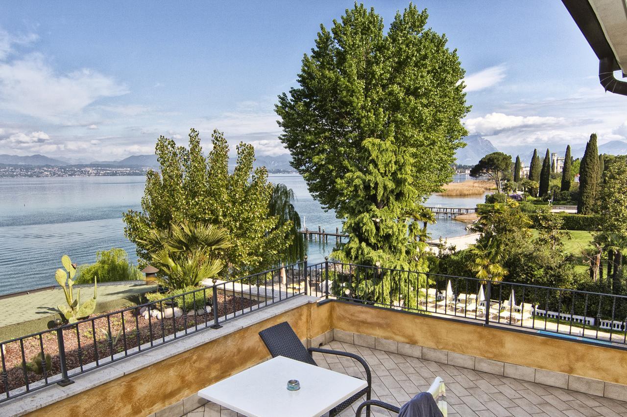 Hotel La Rondine Sirmione Exterior photo